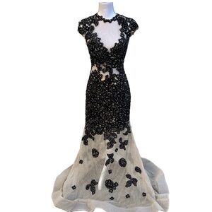Black Beaded Mermaid V Neck Lace Dress.